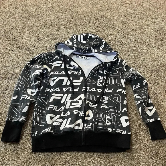 FILA Logo Graphic Retro Hip Hop Streetwear BLACK WHITE ALL OVER PRINT ZIP HOODIE - Picture 1 of 10
